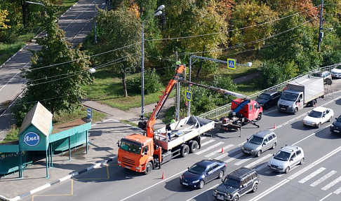 Новый светофор установлен напротив проходной Ликинского автобусного завода