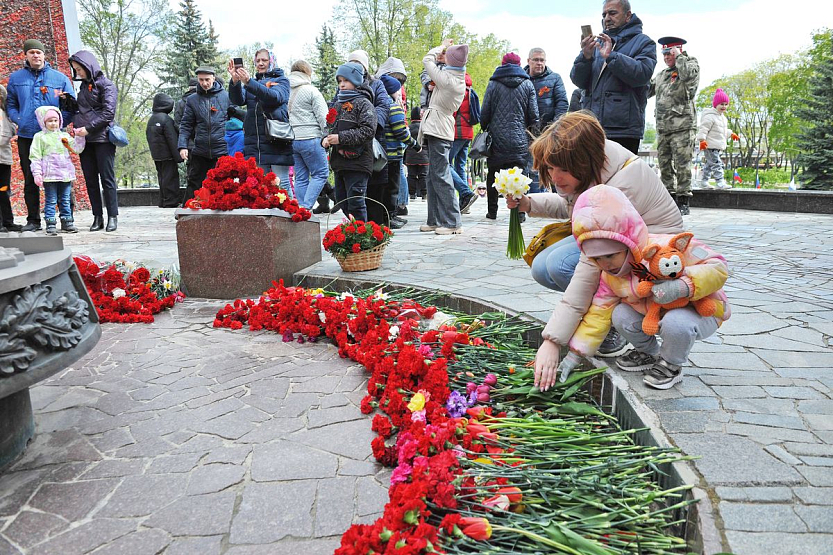 Май в библиотеках Автозаводского района насыщен событиями, объединяющими историческую память, семейные ценности и приобщение к искусству