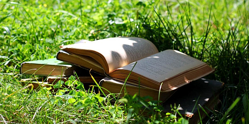 Библиотеки Автозаводского района приглашают всех желающих отметить наиболее яркие события августа