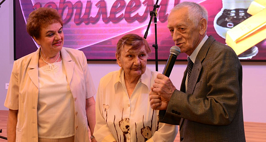 В Доме ветеранов Горьковского автозавода поздравили юбиляров, родившихся в мае