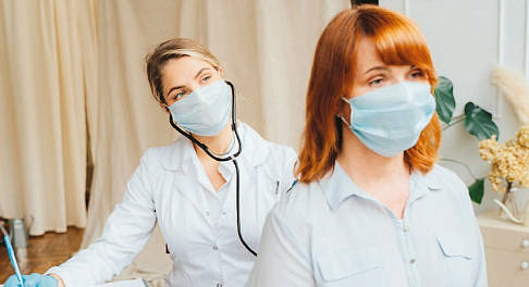 Почему лучше сделать прививку, чем надеяться на антитела