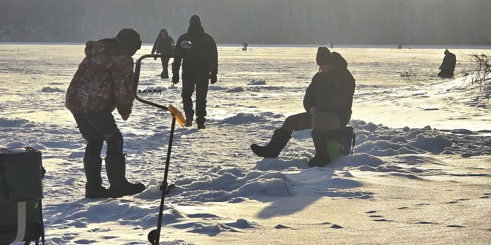 В минувшие выходные в Стригинском затоне прошел турнир по рыбной ловле, организованный профкомом ПГА и СКП