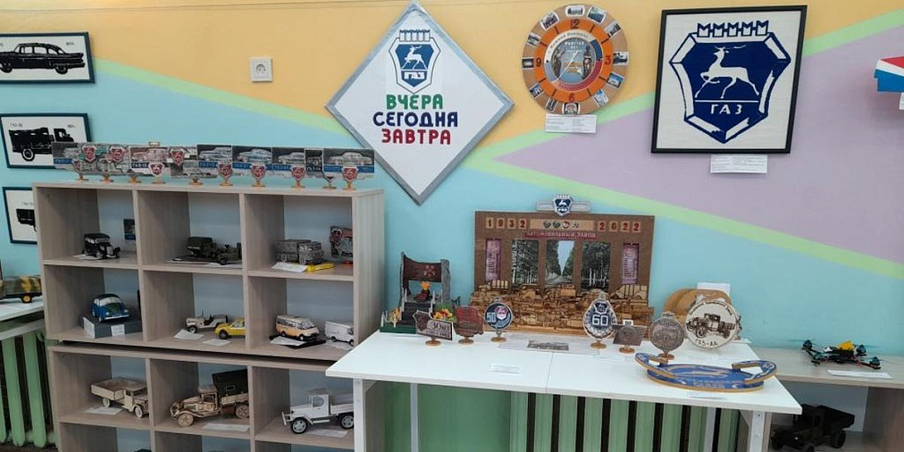 Автозаводский район направит на городскую выставку «Творчество юных – любимому городу» 64 работы