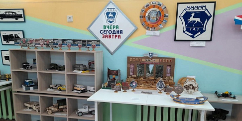 Автозаводский район направит на городскую выставку «Творчество юных – любимому городу» 64 работы