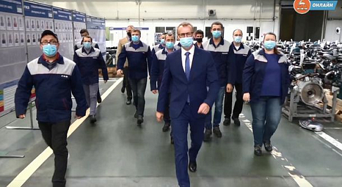 Сотрудники дивизиона «Силовые агрегаты» «Группы ГАЗ» поздравили машиностроителей фирменным ярославским рэпом (видео)