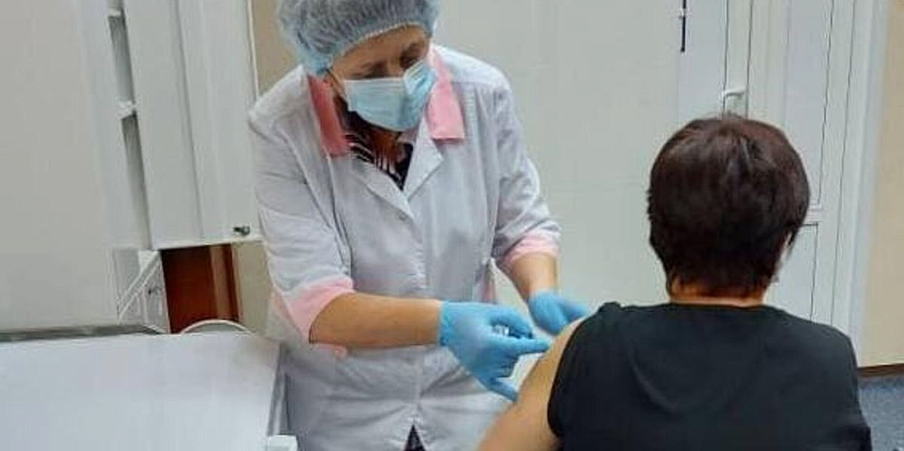 Новый всплеск ковидной волны в России ожидается к зиме