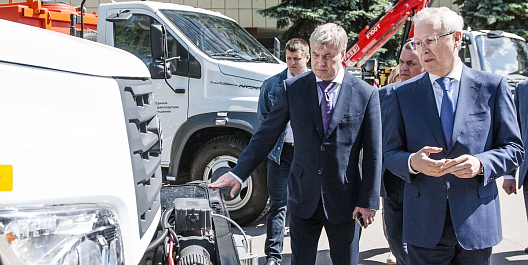 Делегация Ульяновской области во главе с губернатором Алексеем Русских посетила Горьковский автозавод