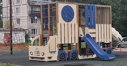 Новый многофункциональный детский игровой комплекс торжественно открылся на улице Калинина в Ликино-Дулёве