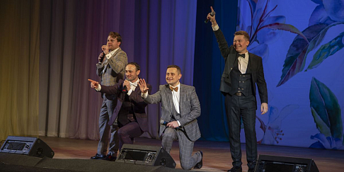 В преддверии 8 Марта в ДК «ГАЗ» прошел праздничный концерт, посвященный прекрасной половине Горьковского автозавода