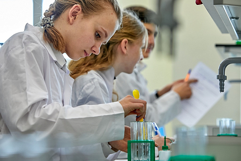 Первый Университетский лицей имени Н.И. Лобачевского проводит набор учеников в 11-й класс физико-математического профиля