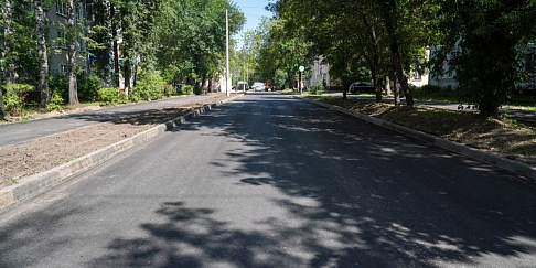 Дорогу и тротуар отремонтировали на улице Ватутина