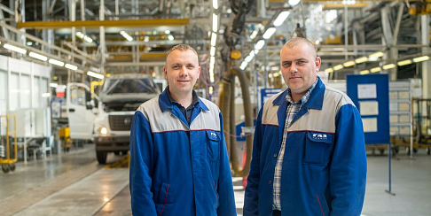 Продолжить дело отца, в прошлом старшего мастера литейного производства, решили руководители групп ПГА АЗ «ГАЗ» братья Маринины