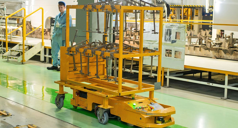 Более 20 рейсов в день совершают беспилотники по пяти новым маршрутам в цехе окраски кузовов