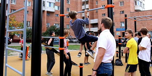 Воркаут-площадку открыли на улице Плотникова в Нижнем Новгороде