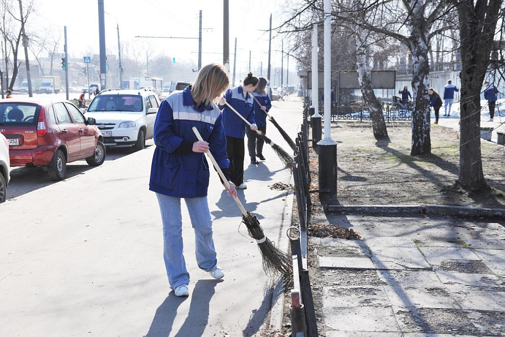 Завод «Нижегородские моторы» помогает привести Ленинский район в порядок после зимы