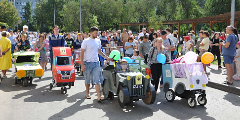 День города и юбилей Автозавода креативные нижегородцы отметили парадом необычно украшенных детских транспортных средств