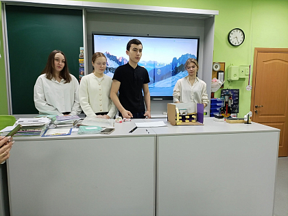 В Автозаводской школе № 43 старшеклассники представили свой вариант модернизации школьного пространства по проекту «Школа в моем вкусе»