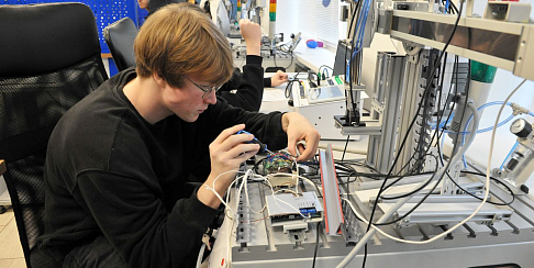 НАМТ и Горьковский автозавод реализуют проект «Профпробы»