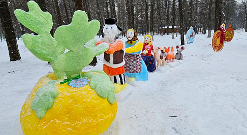 Фестиваль зимних скульптур проходит в Автозаводском парке