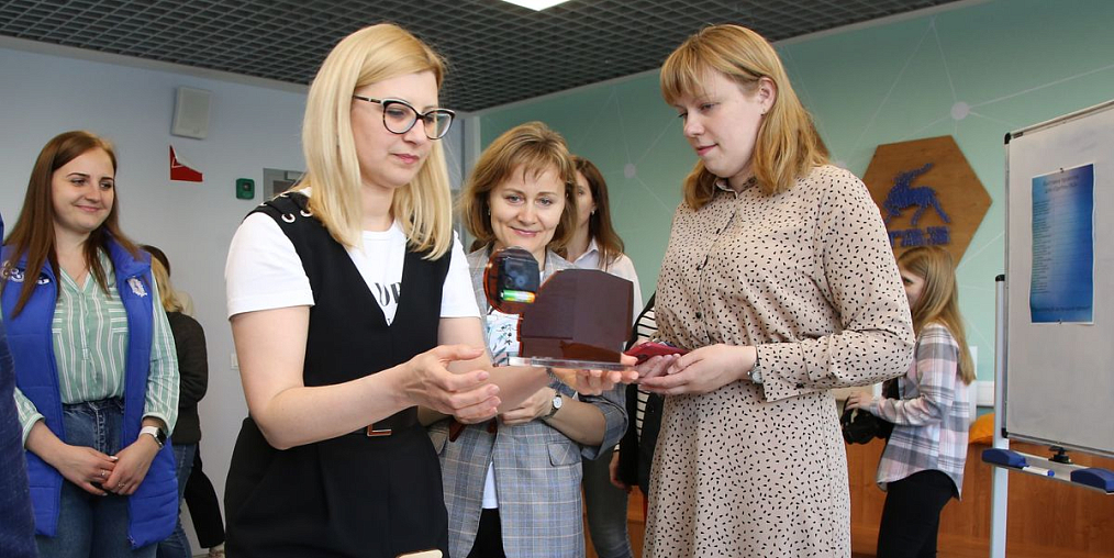 Выставка проектов, выполненных для ГАЗа воспитанниками «Кванториума ГАЗ» и «Техноспейса», прошла в Корпуниверситете компании