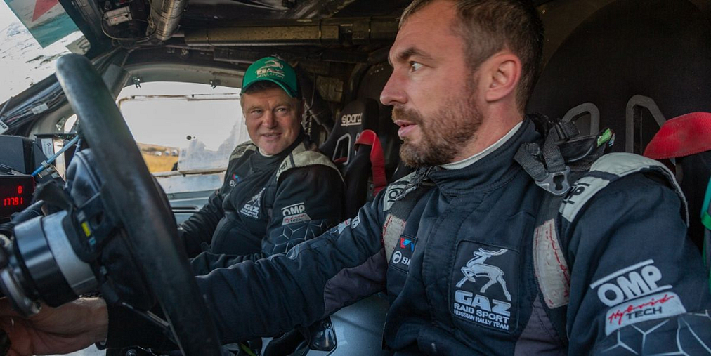 На V этапе чемпионата страны по ралли-рейдам, бахе «Холмы России», командf «ГАЗ Рейд Спорт» завоевала серебро и две бронзы