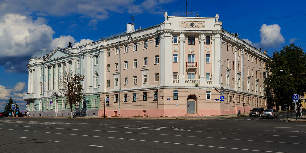 Дом Горьковского автозавода в центре Нижнего Новгорода на улице Минина, 2/8 признан объектом культурного наследия регионального значения