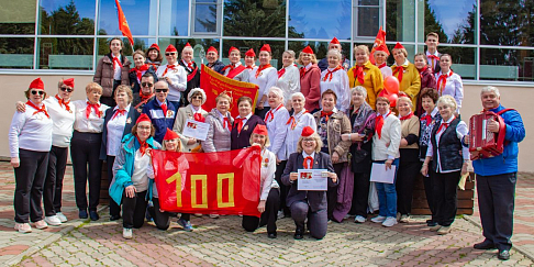 Старшие пионервожатые Автозаводских школ 1960-1980-х годов отметили 100-летие пионерской организации