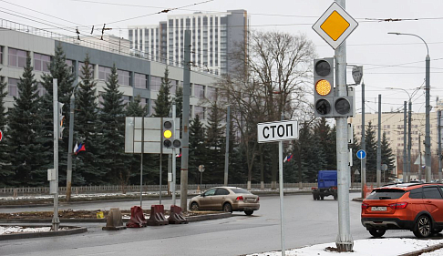 Светофор будет регулировать движение на перекрестке проспектов Ленина и Кирова