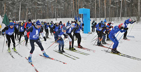 На лыжи - с олимпийцами