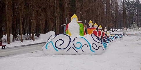 Более 30 композиций из снега радуют и удивляют нижегородцев в Автозаводском парке