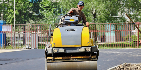 Завершается установка хоккейной коробки в спорткомплексе «Феникс»  