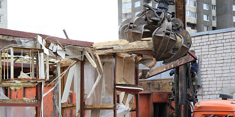 Самовольно установленные киоски сносят в Автозаводском районе