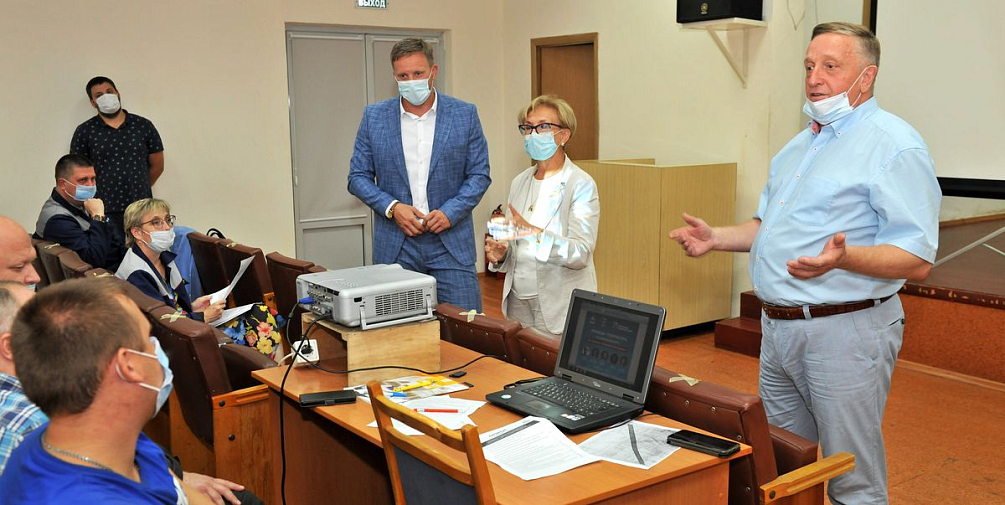 Депутаты на связи