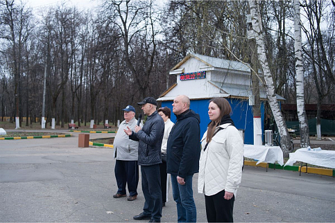 Субботник в Автозаводском парке
