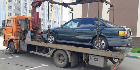 Около сотни брошенных и разукомплектованных автомобилей выявили в Автозаводском районе с начала года