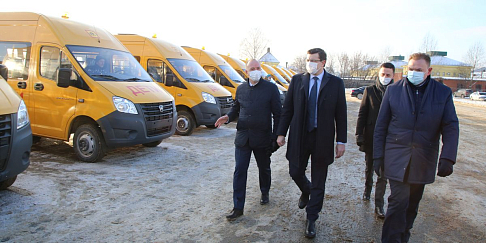 «Группа ГАЗ» передала муниципалитетам Нижегородской области 70 школьных автобусов