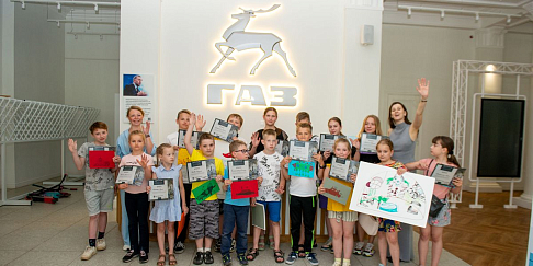 Художественный мастер-класс для детей сотрудников прошел в Доме ветеранов Горьковского автозавода