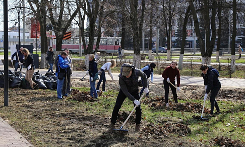Сотрудники ГАЗа вышли на субботник в преддверии Дня Победы
