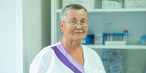 Медсестра ЦМП «ГАЗ» Татьяна Крюкова в свободное время вышивает бисером