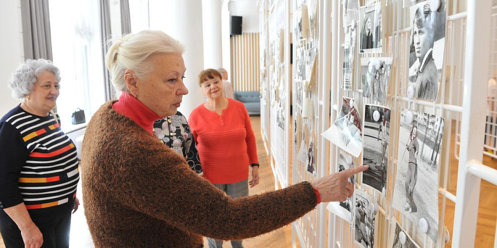 Выставка работ Бориса Триховицкого «Автозавод глазами фотографа» открылась в Доме ветеранов Горьковского автозавода