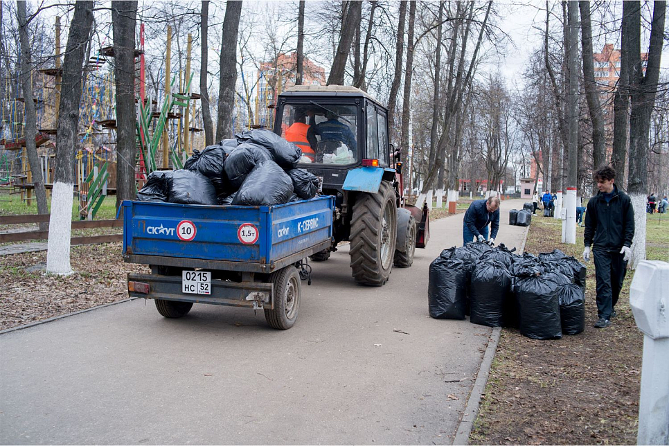 Субботник в Автозаводском парке