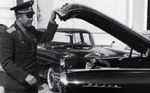 Космонавты и автомобили