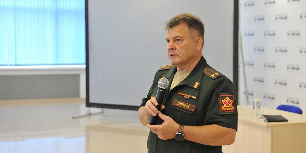 На ГАЗе состоялась очередная встреча сотрудников с военным комиссаром Автозаводского района Николаем Семчуком