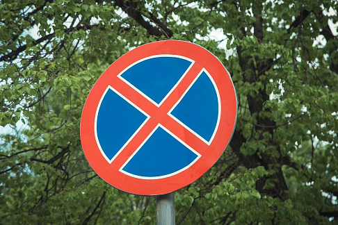 Остановку и стоянку транспорта ограничат на улице Веденяпина с 22 июня
