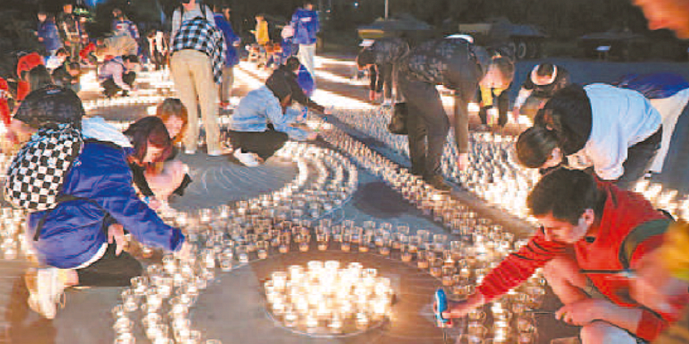В ночь с 21-го на 22 июня в парке Победы Нижнего Новгорода появилось изображение танка Т-34 и надпись «Все для Победы! Нижний помнит»