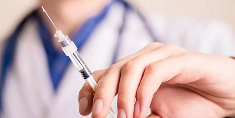 Фейки о вакцинации от COVID-19: чем нас пугают в соцсетях