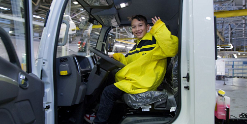 Знакомство с профессиями из сферы машиностроения для воспитанников Краснобаковского детского дома устроил Горьковский автозавод