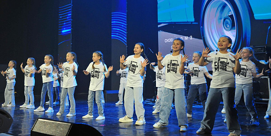 День машиностроителя на Горьковском автозаводе по традиции был отмечен большой программой праздничных торжеств