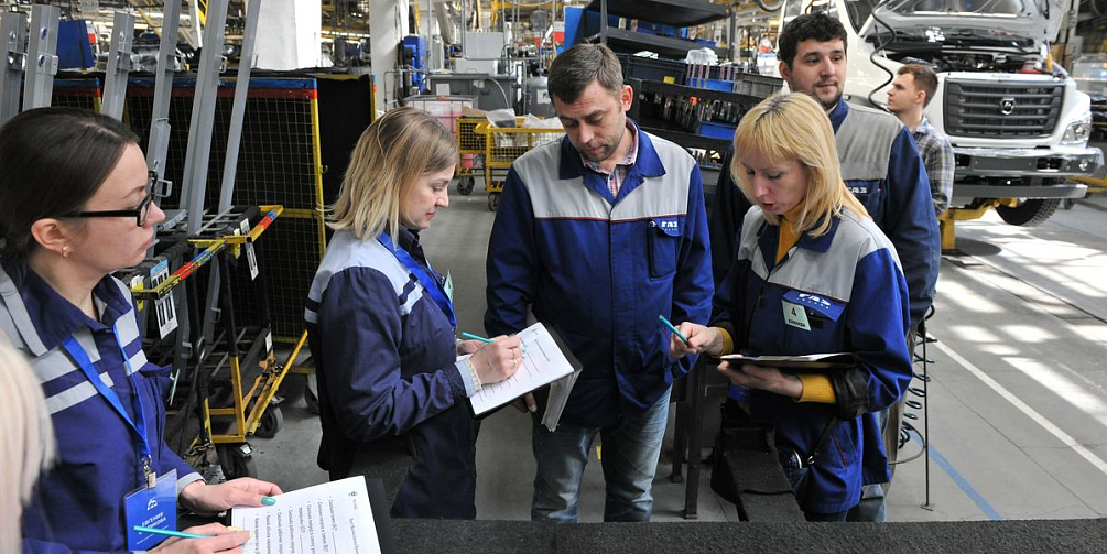 На ГАЗе прошел первый межрегиональный форум рабочих советов, участники которого осваивали инструменты Производственной системы