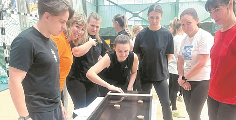 Команда школы №144 победила в спартакиаде молодых педагогов Автозаводского района